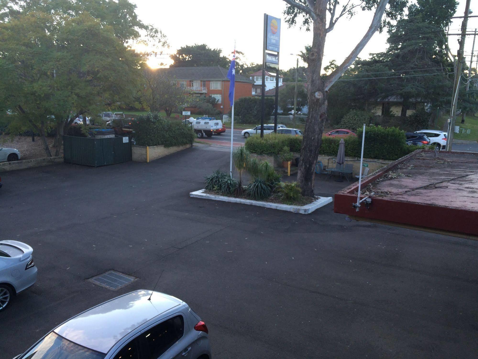 The Select Inn Ryde West Ryde Bagian luar foto