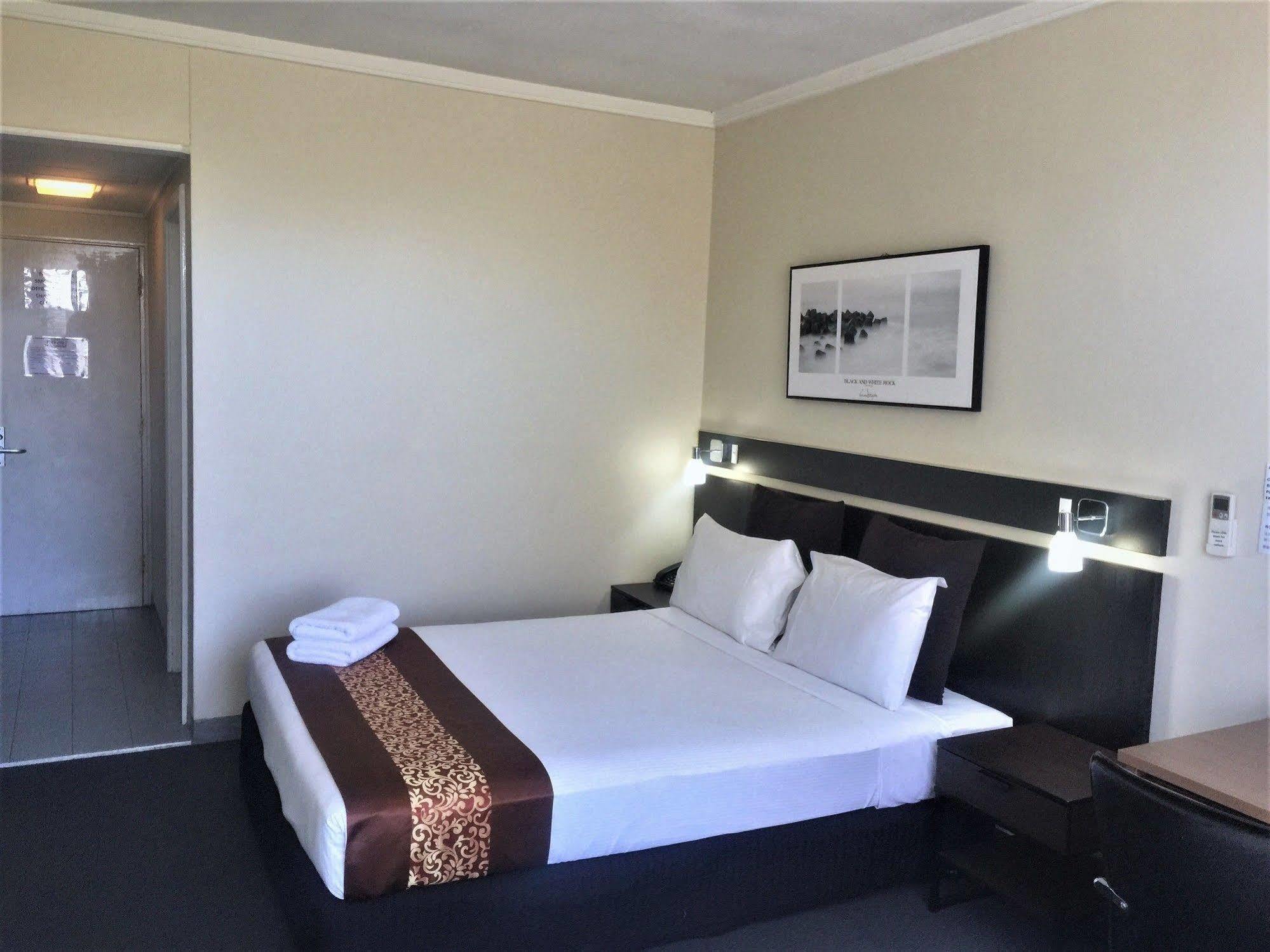 The Select Inn Ryde West Ryde Bagian luar foto
