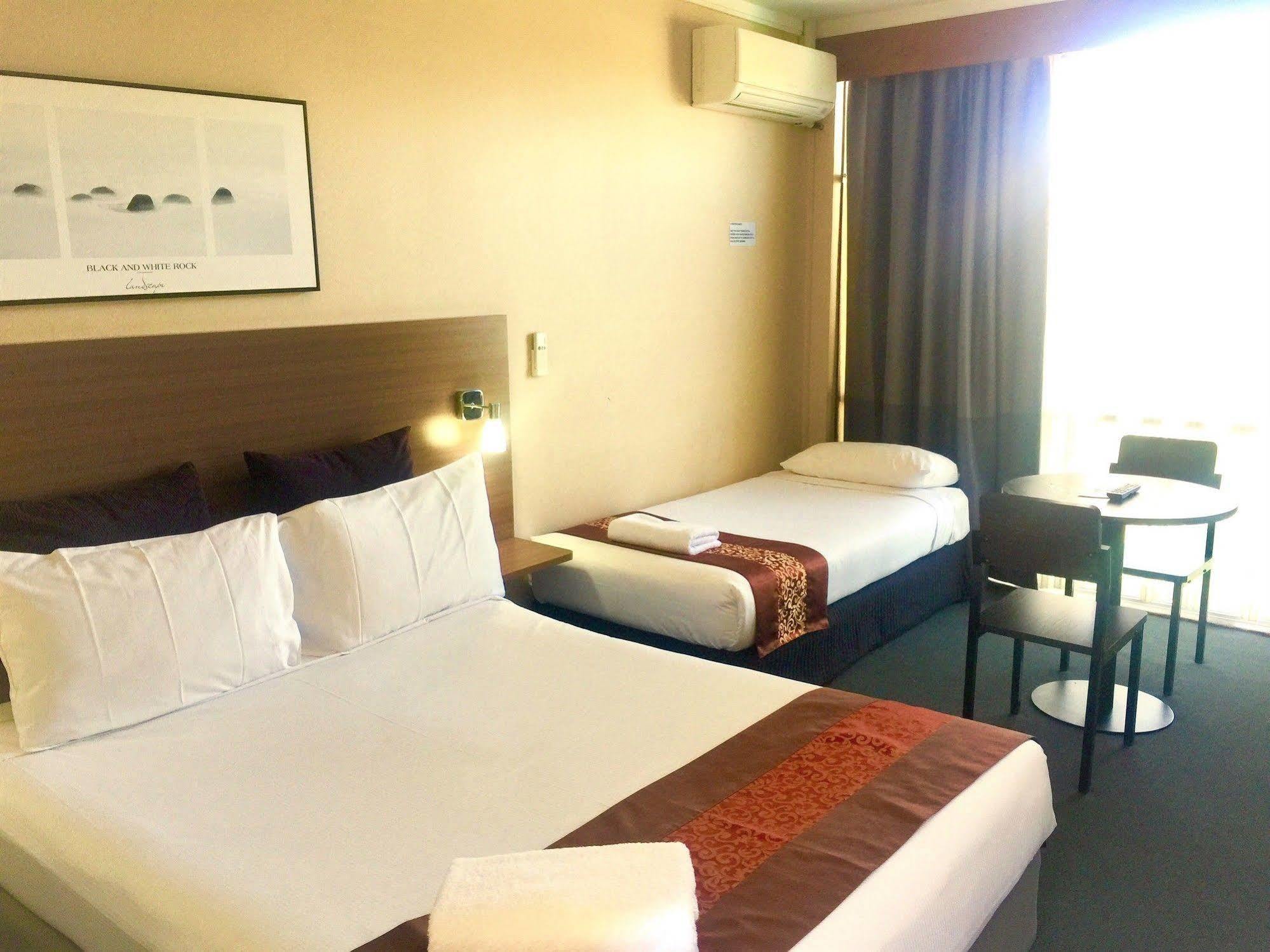 The Select Inn Ryde West Ryde Bagian luar foto