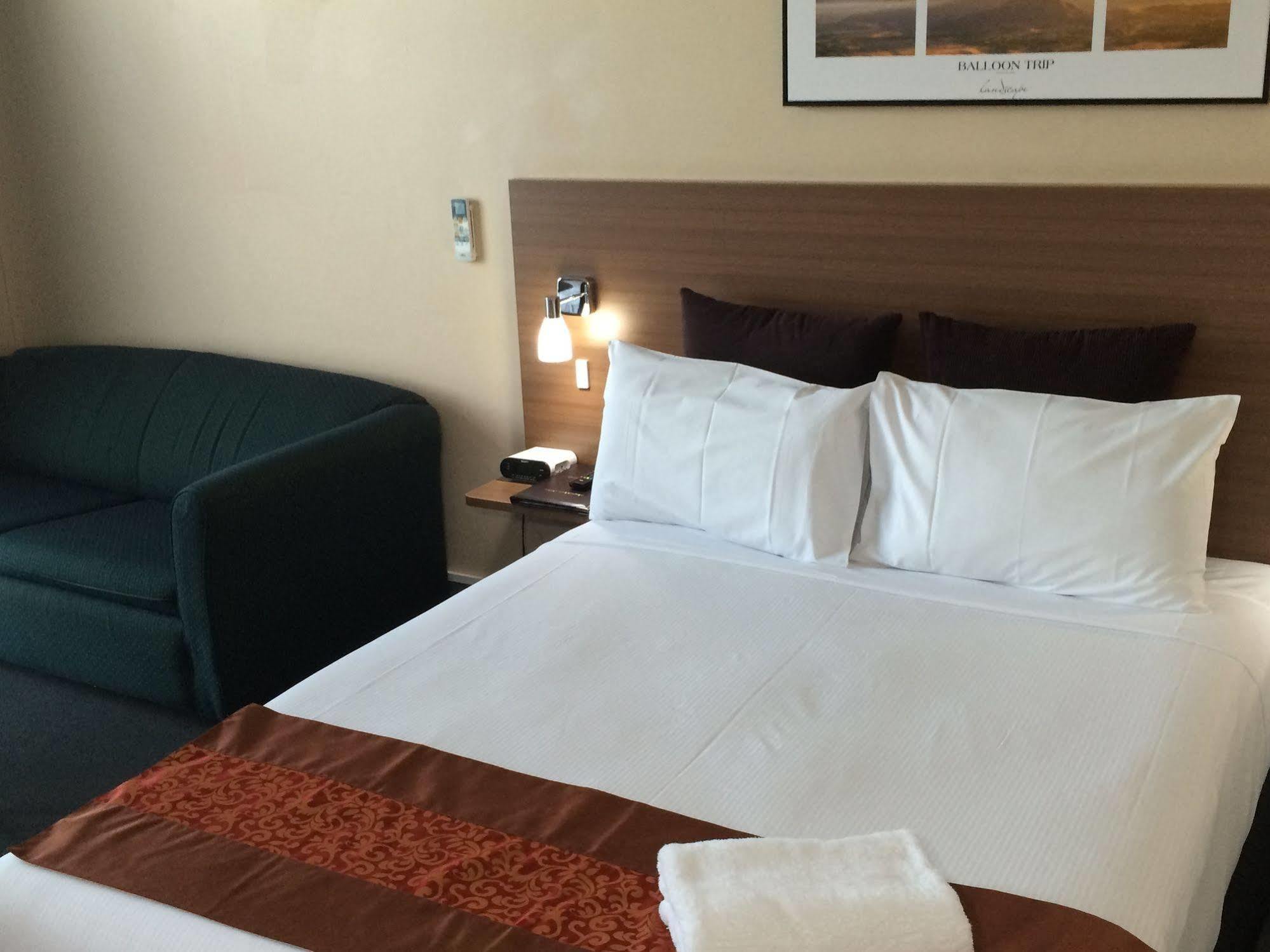 The Select Inn Ryde West Ryde Bagian luar foto