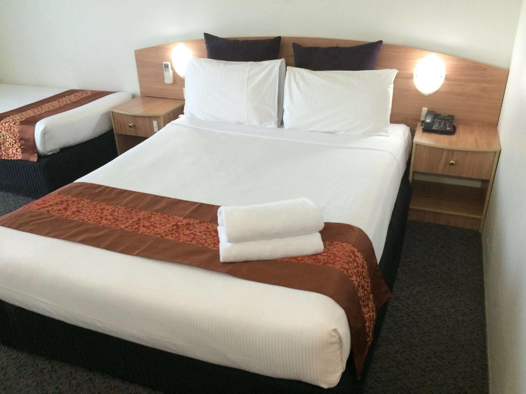 The Select Inn Ryde West Ryde Bagian luar foto