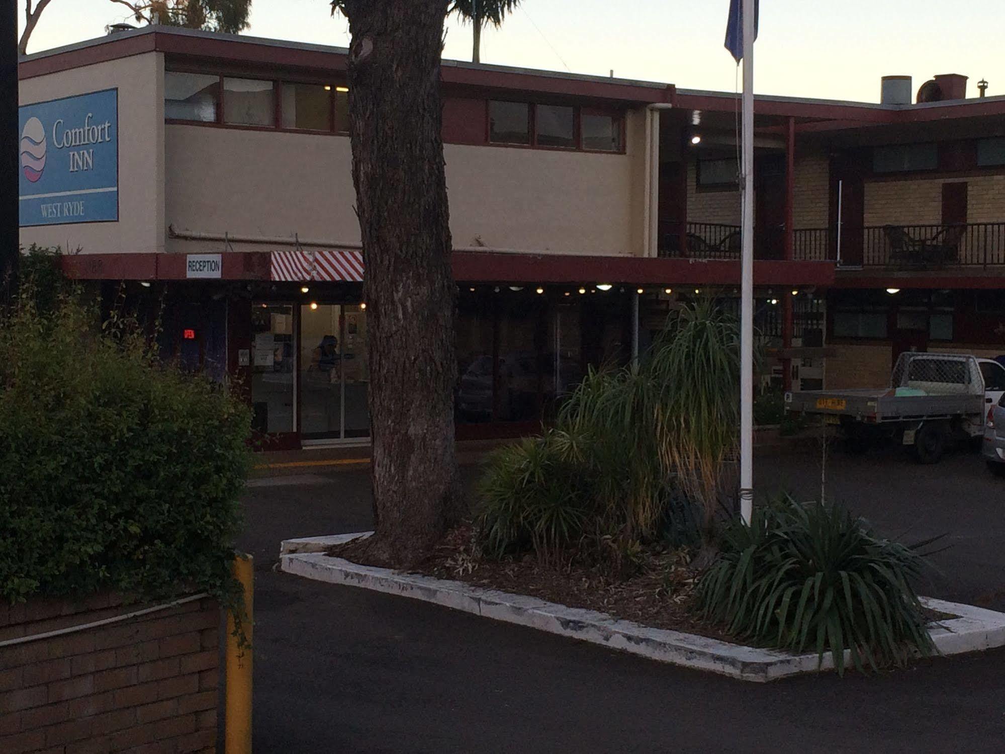 The Select Inn Ryde West Ryde Bagian luar foto