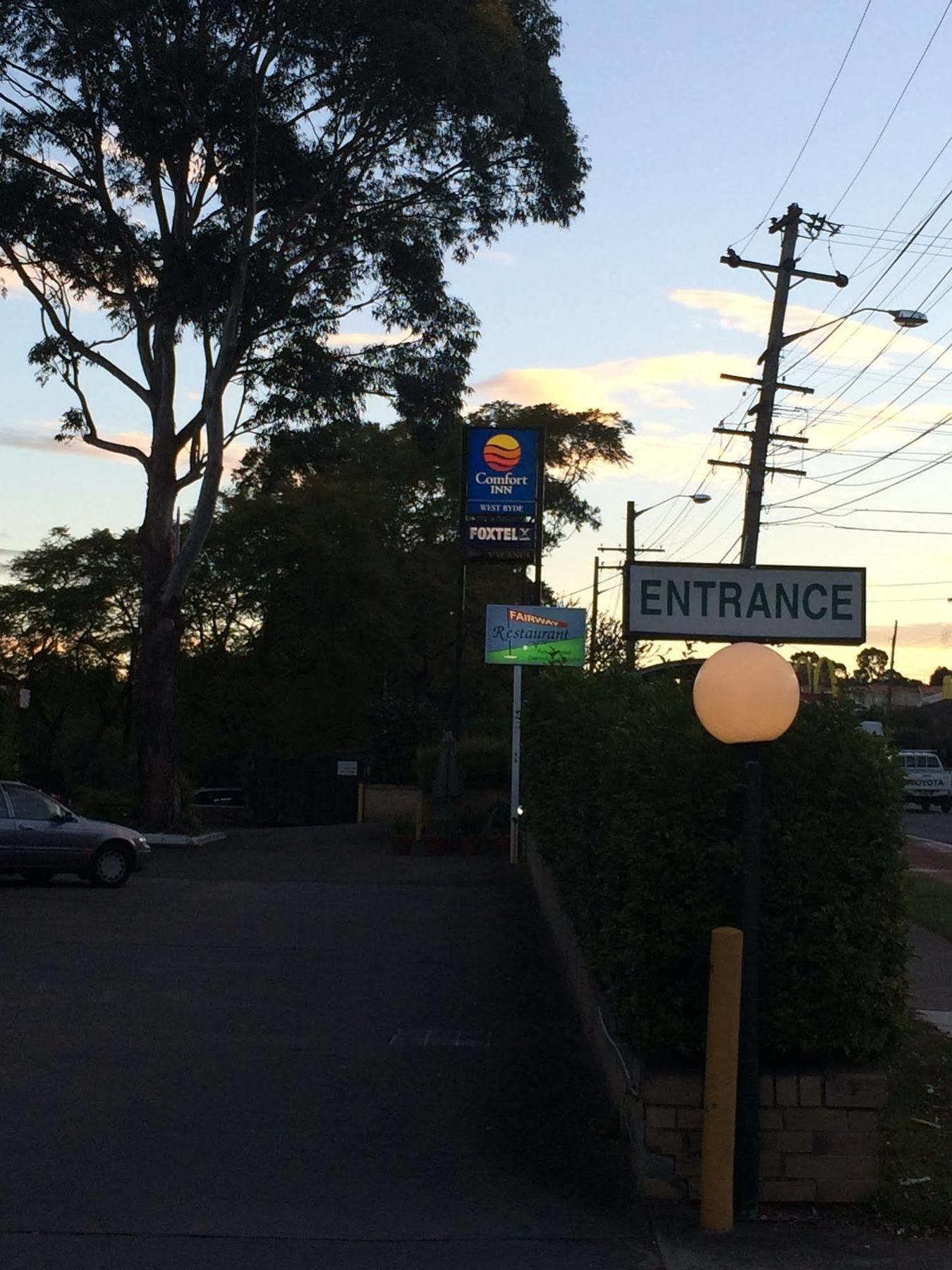 The Select Inn Ryde West Ryde Bagian luar foto